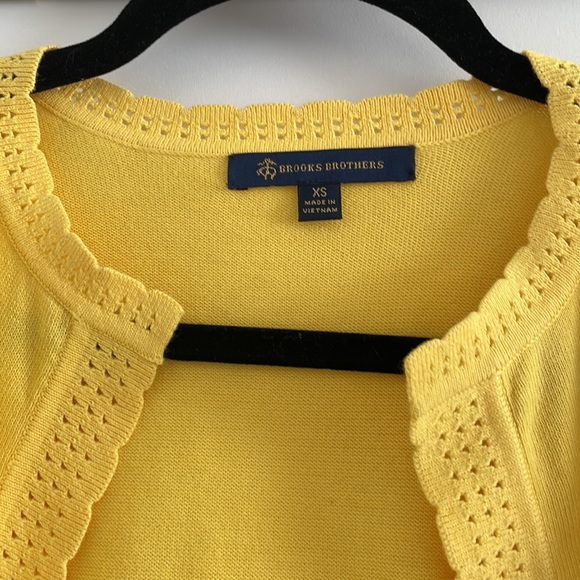 Brooks Brothers Womens XS canary yellow cut off cardigan - Picture 3 of 3
